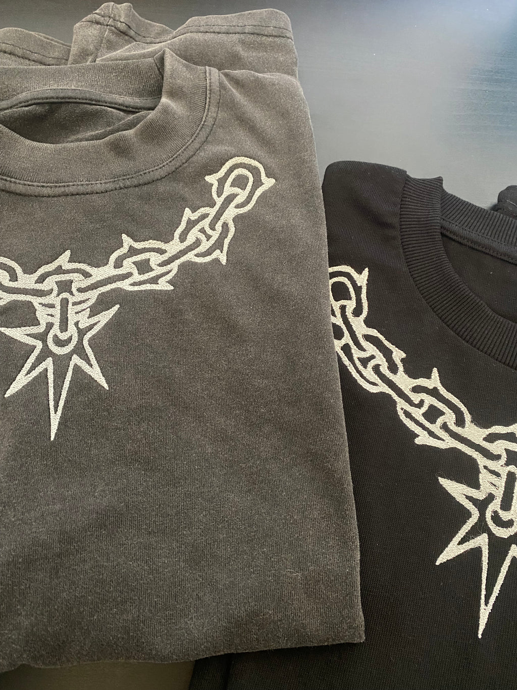 T-shirt chaînes
