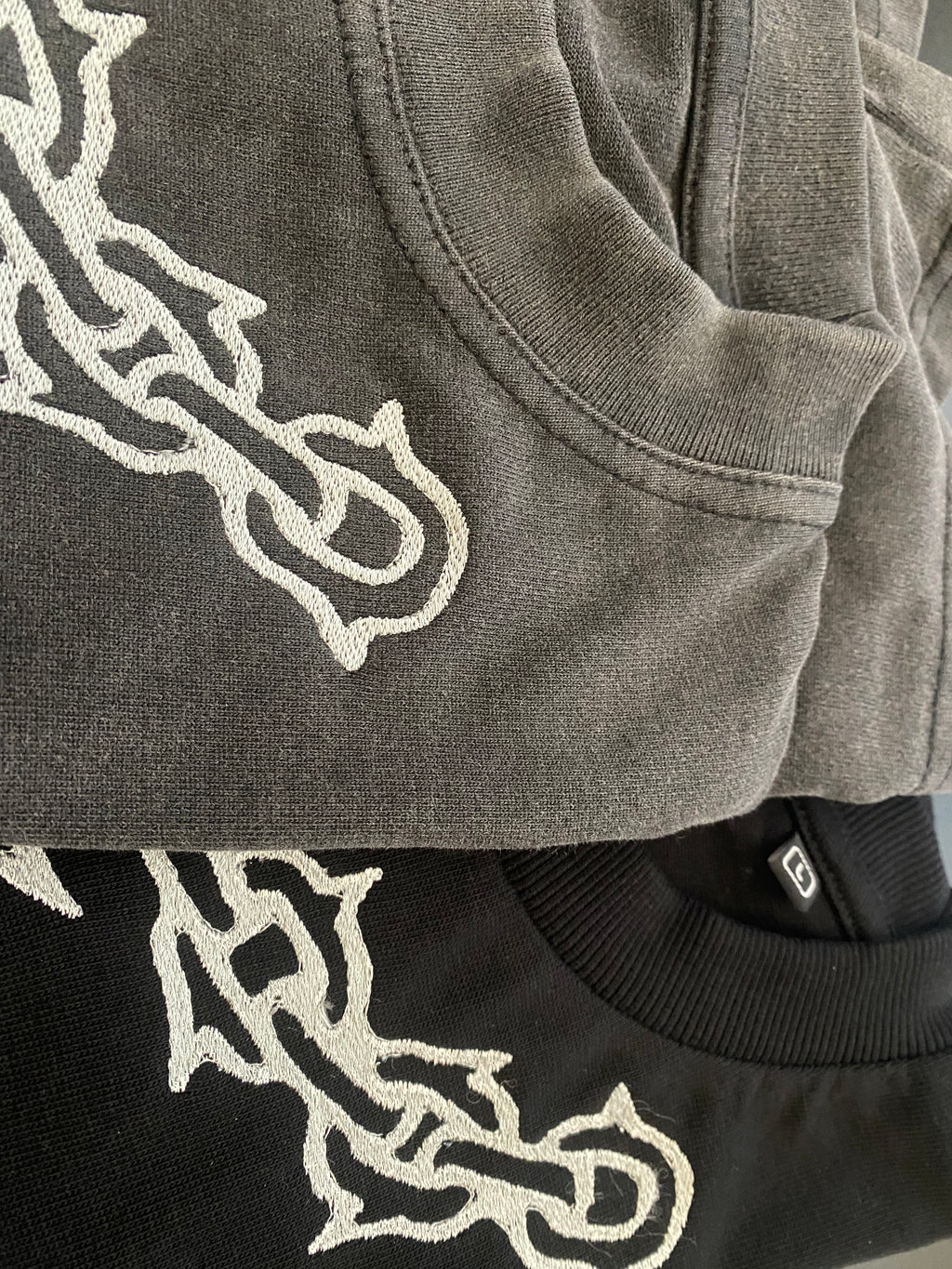 T-shirt chaînes